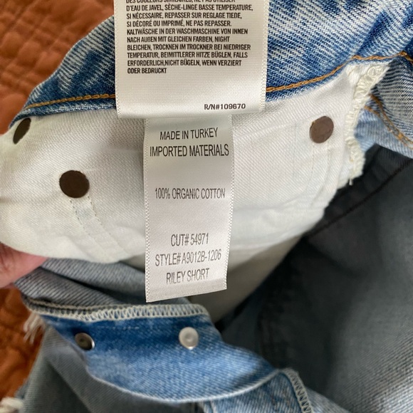 Agolde Riley Short sz 30 - Picture 3 of 4